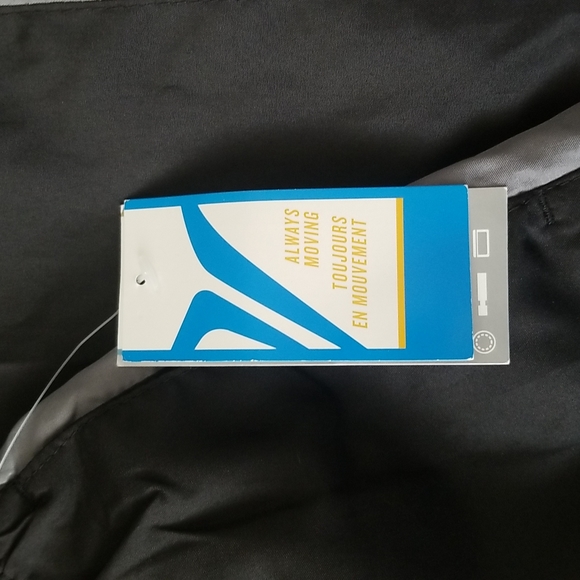 3 for $15 Boy's Old Navy Always Moving Athletic Pants - Picture 4 of 6